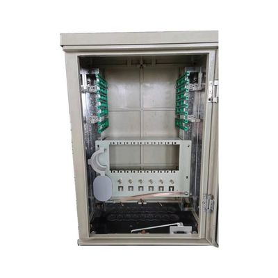 96の中心の屋外の通りのキャビネット ポーランド人は光学十字の関係のキャビネットを取付けた