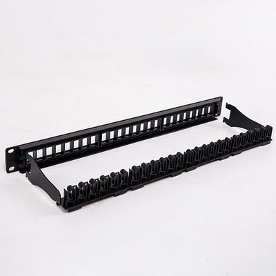 黒いUTP 1Uの台形パッチ盤24の港CAT6のブランクRJ45のジャッキ