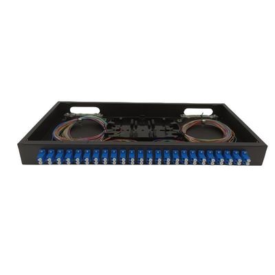FTTH ODF ウォール マウント 48 繊維 LC 二重カプラー ピグテールが付いている光ファイバー パッチ パネル