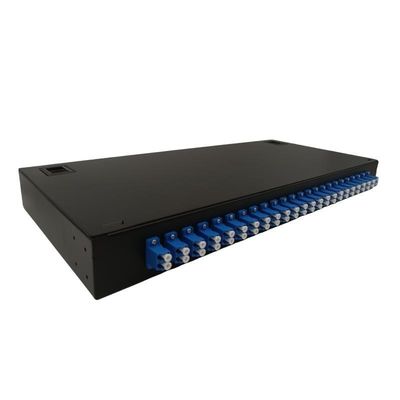 FTTH ODF ウォール マウント 48 繊維 LC 二重カプラー ピグテールが付いている光ファイバー パッチ パネル